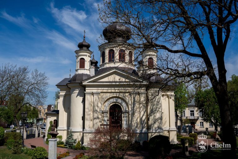 Cerkiew prawosławna pw. św. Jana Teologa w otoczeniu przyrody